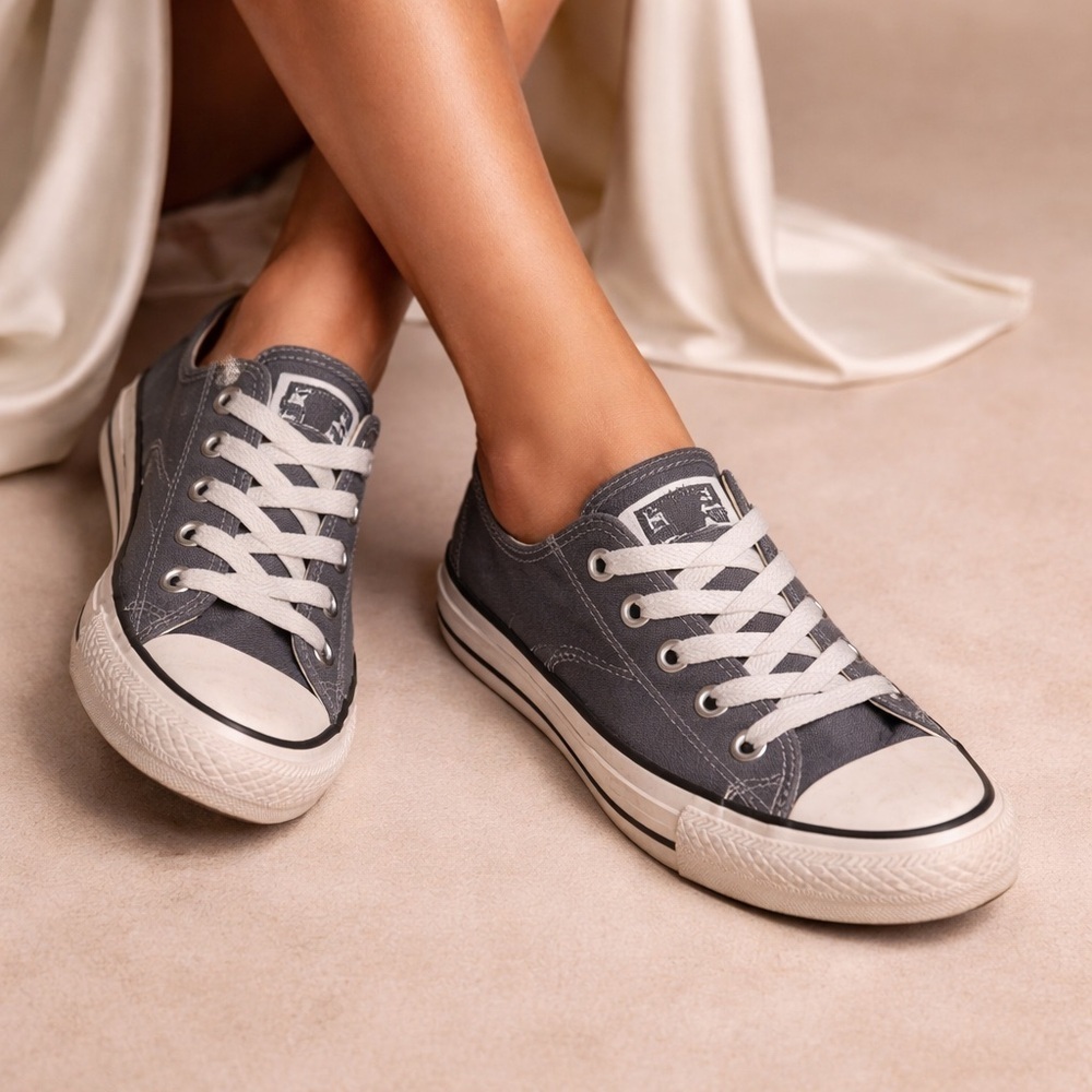 Converse Chuck Taylor All Star Low Top Sneakers Gray Canvas Size 6
